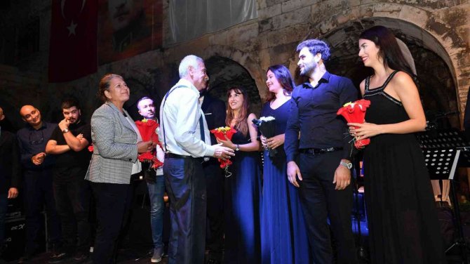 Meü Devlet Konservatuvarı’ndan Tarihi Taşhan’da Klasik Müzik Dinletisi