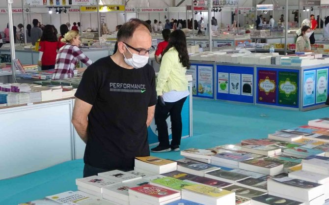 Osmaniye’de ‘Kitap Fuarı’ Kitapseverlere Kapılarını Açtı