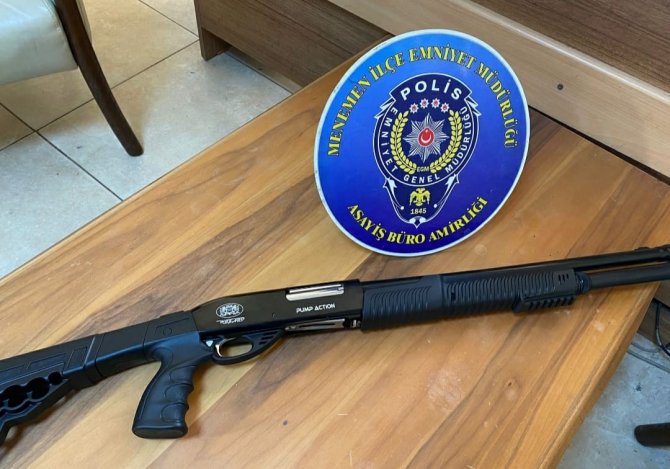 Polis Aracı Kurşunlamış Gibi Video Çekti, İhbar Üzerine Gözaltına Alındı