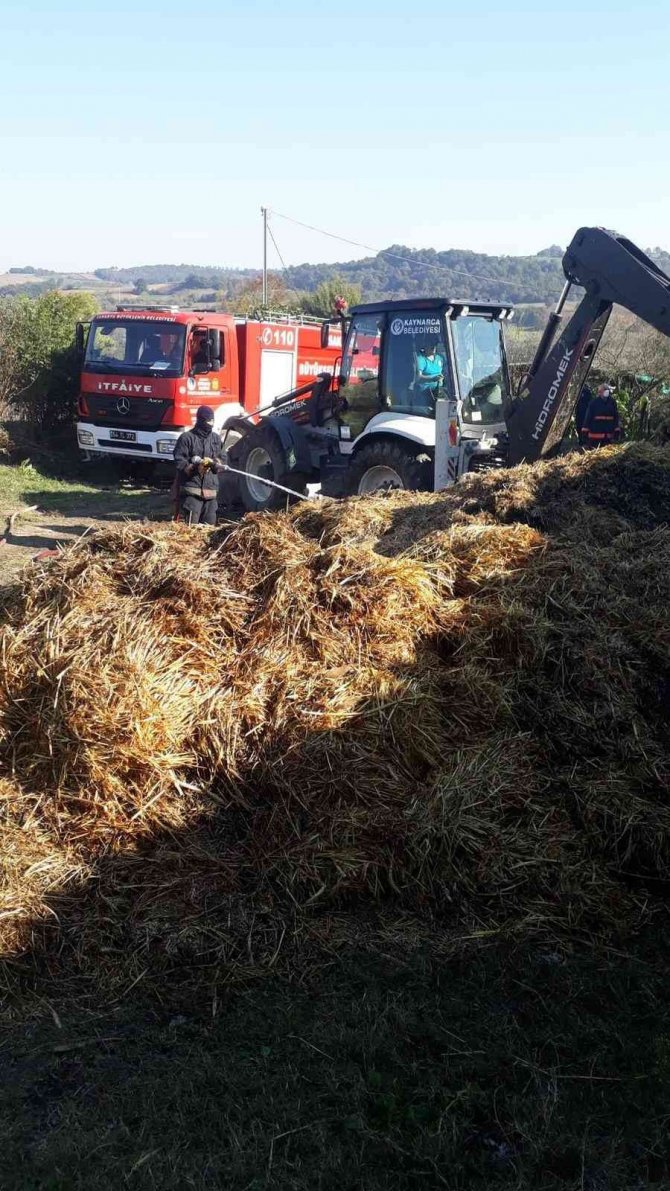 Tavuk Çiftliğinde Çıkan Yangın 200 Balya Samanı Kül Etti