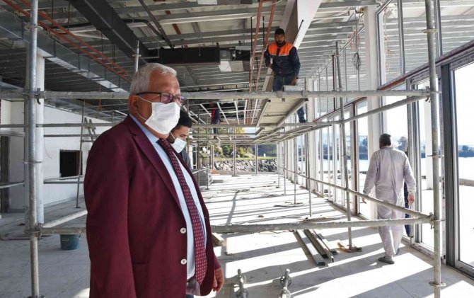 Belediye Tarafından Yaptırılan Balık Restoranı İnşaatı Sürüyor