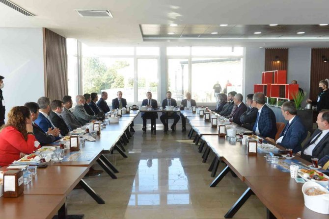 Başkan Yüksel Okul Müdürleri İle Bir Araya Geldi