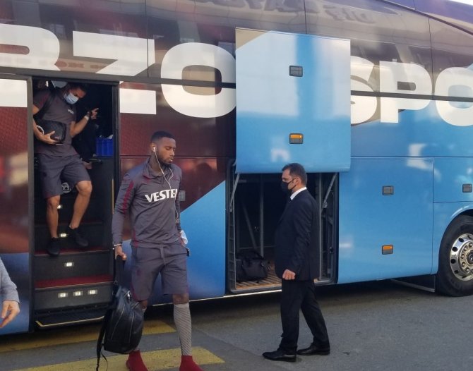Lider Trabzonspor, İ̇zmir’e Gitti
