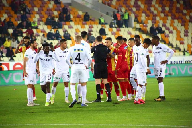 Süper Lig: Yeni Malatyaspor: 0 - Altay: 0 (İlk Yarı)