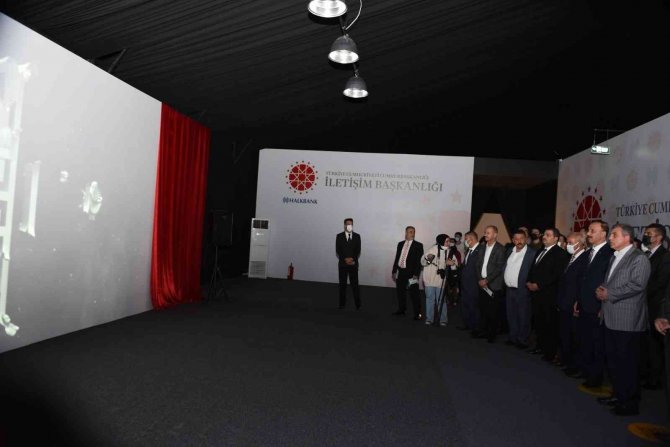 Vali Erin Vatandaşları Dijital Gösterim Merkezine Davet Etti