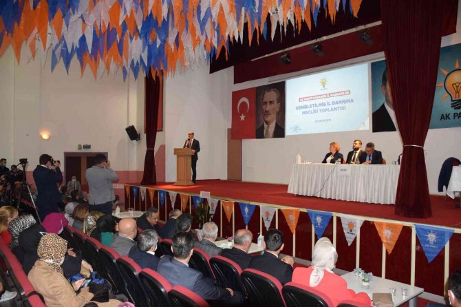 Ak Parti Genel Başkan Yardımcısı Dr. Ömer İ̇leri: “Bugün Sosyal Medya Üzerinde Yayınlanan Yalanlar, Darbe Dönemlerinde Fısıltı Gazeteleri İle Yapılıyordu”