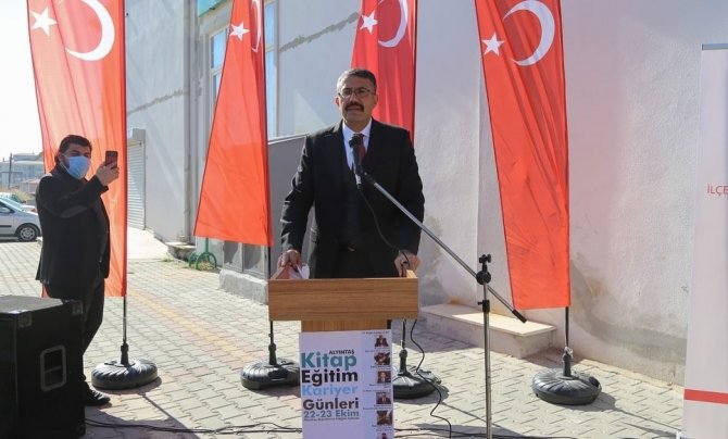 Vali Çelik’ten Gençlere: "Hayatı Kısa Video Ve Görsellerle Anlayamazsınız"