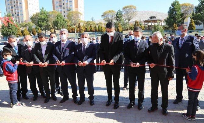 Vali Çelik’ten Gençlere: "Hayatı Kısa Video Ve Görsellerle Anlayamazsınız"
