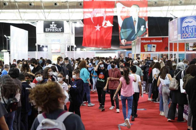 Antalyalı Yazarlar 11. Antalya Kitap Fuarı’nda