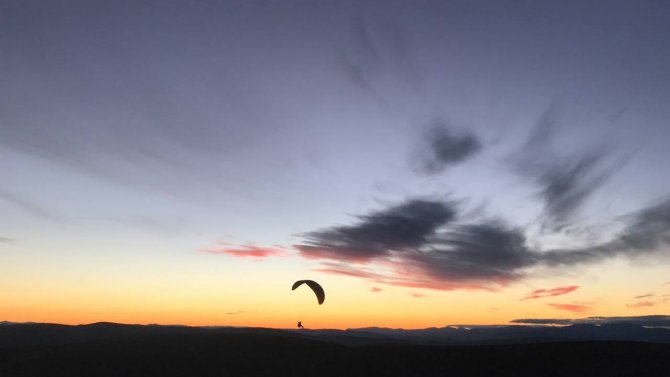 Bayburt Semalarında Uçan Yamaç Paraşütçüleri Drone İle Görüntülendi