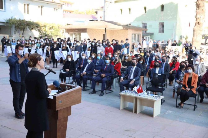 Deü’lü Veterinerler Beyaz Önlüklerini Giydi