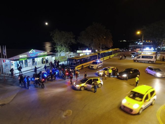 Bursa’nın Mudanya İ̇lçesinde 250 Polisin Katıldığı ’’Drone’’ Destekli Asayiş Uygulaması