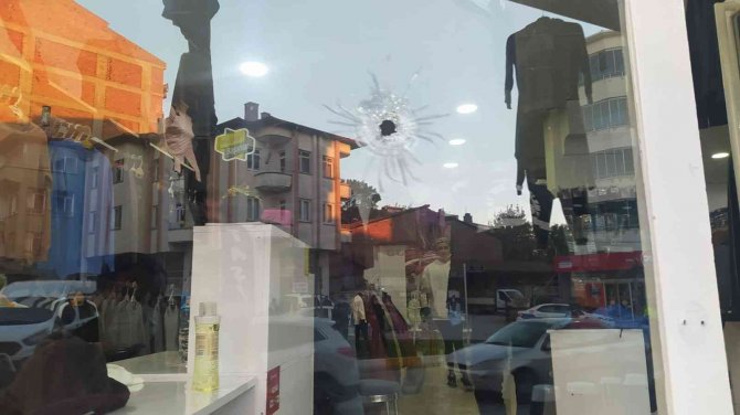 Cadde Ortasında Silahlı Kavga: 1 Yaralı, 4 Gözaltı