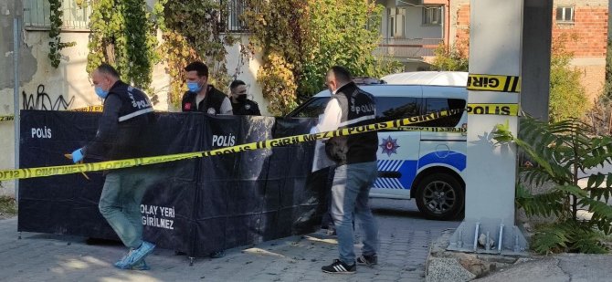 Üst Geçitten Düşen Adam Hayatını Kaybetti