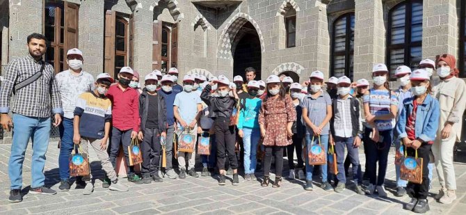 Çocuklar Kent Tanıtım Gezisinde Doyasıya Eğlendi