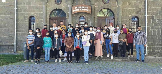 Çocuklar Kent Tanıtım Gezisinde Doyasıya Eğlendi
