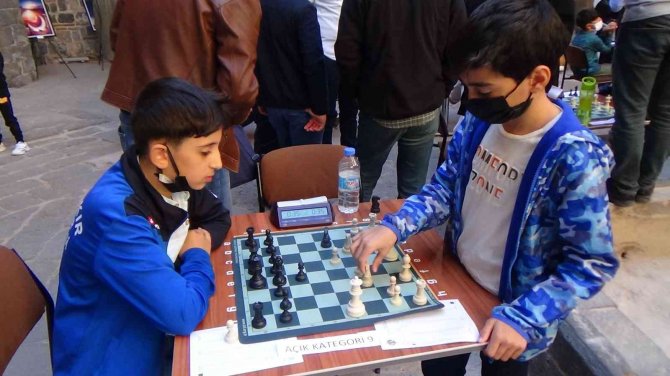 Sur Belediyesi Geleneksel 1. Satranç Turnuvası Başladı