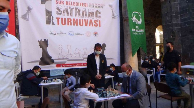 Sur Belediyesi Geleneksel 1. Satranç Turnuvası Başladı