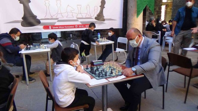 Sur Belediyesi Geleneksel 1. Satranç Turnuvası Başladı