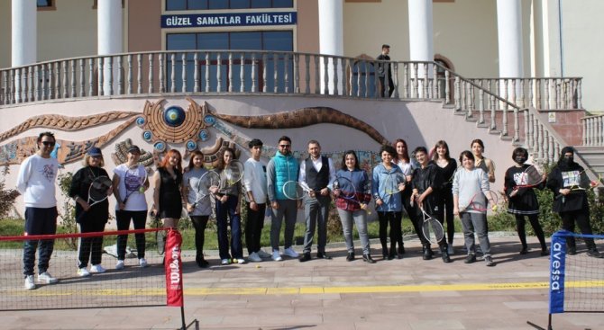 Dpü Gsf’de ’Sokak Tenisi’ Etkinliği