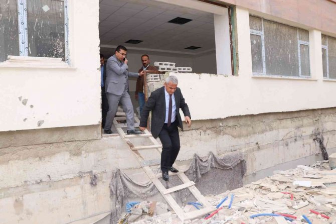 Hakkari’deki Okul İnşaatları Hızla Tamamlanıyor