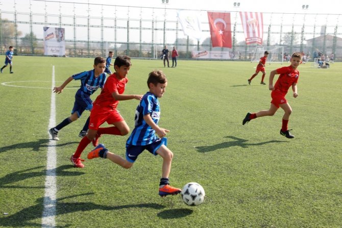 İ̇negöl Futbol Şölenine Ev Sahipliği Yaptı