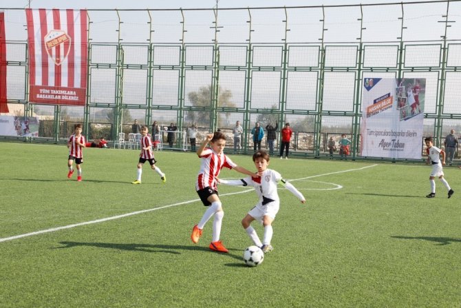 İ̇negöl Futbol Şölenine Ev Sahipliği Yaptı