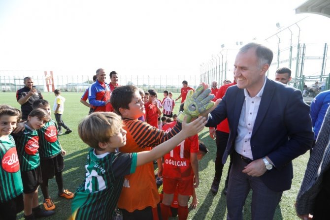 İ̇negöl Futbol Şölenine Ev Sahipliği Yaptı