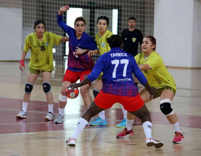 Kadınlar Hentbol 1. Ligi: Sivas Belediyespor: 39 - Mersin Büyükşehir Belediye: 34