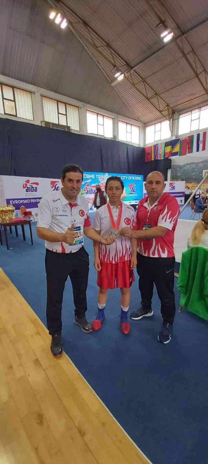 Gençler Avrupa Boks Şampiyonası’nda 2 Gümüş, 4 Bronz