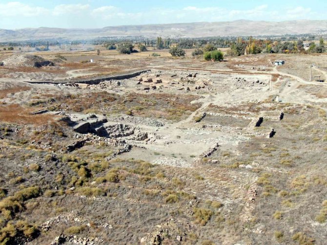Günlüklerdeki Sırlar Aydınlanmayı Bekliyor