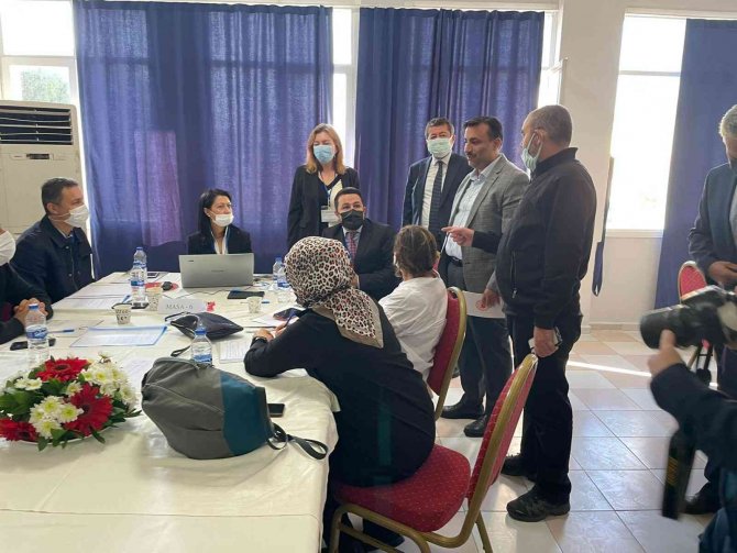 Ak Partili Bekle, ’Eğitimde Fırsat Eşitliği Çalıştayı’na Katıldı