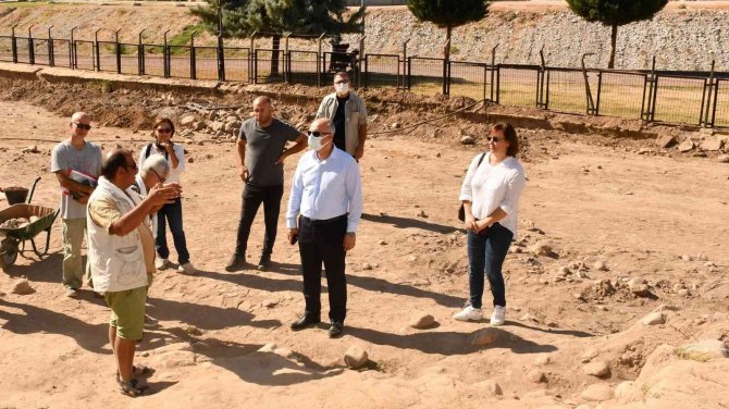 9 Bin Yıllık Yumuktepe’de Çalışmalar Sürüyor