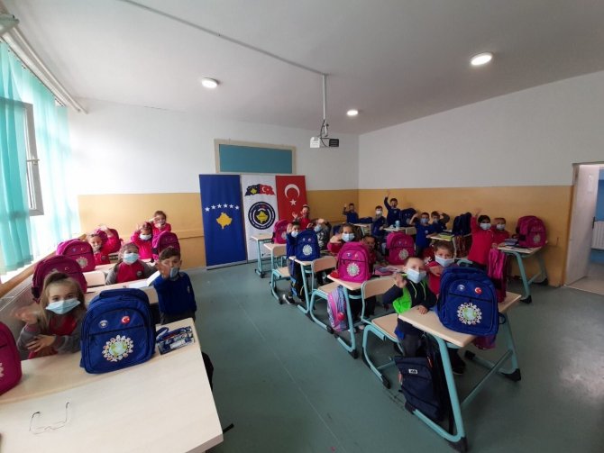 Kosova Türk Temsil Heyeti Başkanlığından Öğrencilere Kırtasiye Yardımı