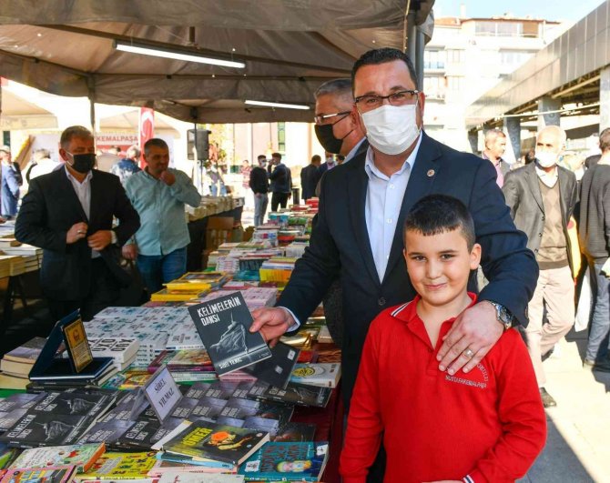 Mustafakemalpaşa’da Kitap Günleri Kapılarını Açtı