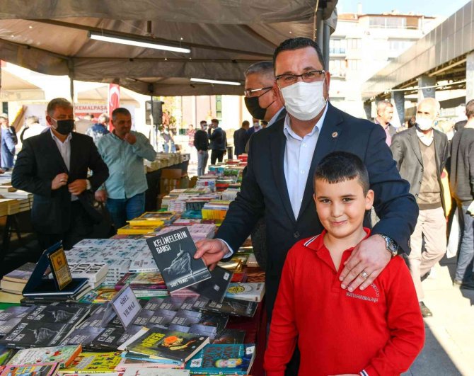 Mustafakemalpaşa’da Kitap Günleri Kapılarını Açtı