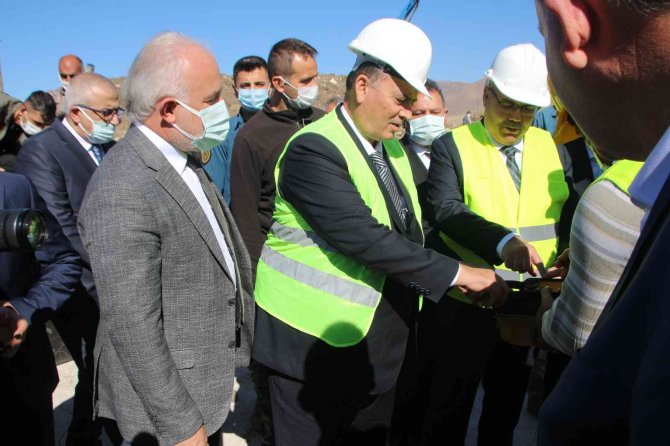 İ̇mkansızlıktan Kaldığı Evin Yerine Şimdi Yüksekokul Yaptırıyor