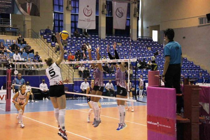 Sultanlar Ligi: Aydın Büyükşehir Belediyespor: 3 - Kuzey Boru: 0