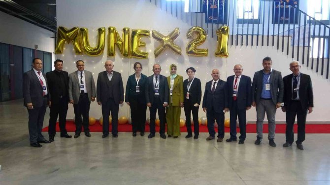 Dünya Gündemini İ̇ngilizce Konuştular