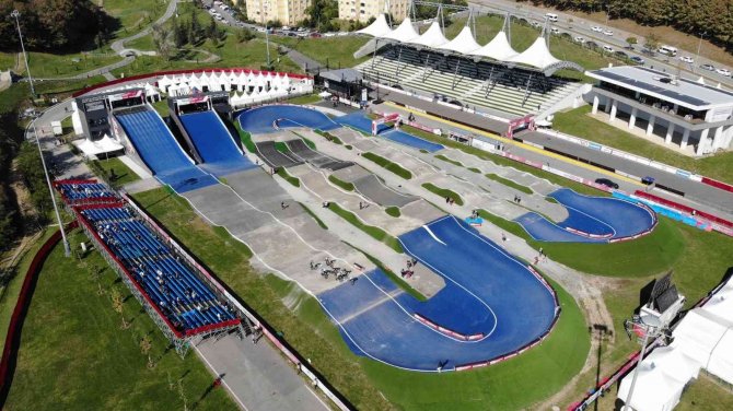 150 Sporcunun İki Teker Üstündeki Mücadelesi Başladı