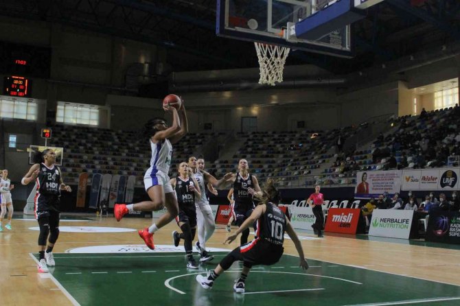 Kbsl: Umf Yapı İ̇zmit Belediyespor: 85 - Beşiktaş Hdı Sigorta: 67