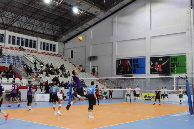 Efeler Ligi: Cizre Belediyespor: 3 - Afyon Belediye Yüntaş: 0