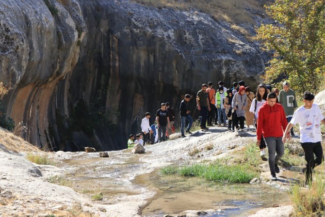 Şanlıurfalı Gençler Halfeti’yi Gezdi