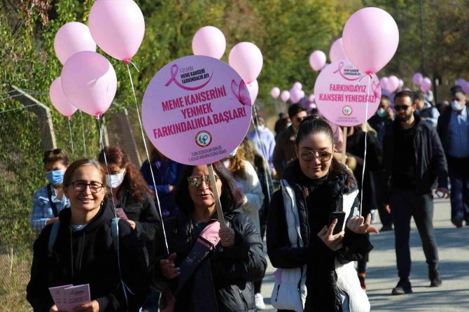 Başkent’te Meme Kanserine Farkındalık İçin Göl Kenarında Yürüyüş