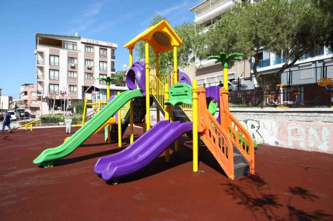 Bayraklı’da Modern Parklar Artıyor