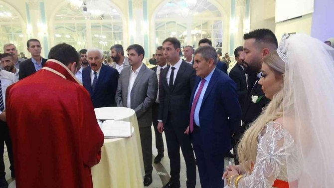 Mhp İ̇l Başkan Yardımcısı Zazaoğlu’nun Kardeşinin Düğünü Miting Havasında Geçti