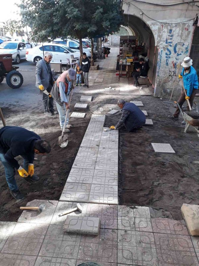 Bağlar Sokaklarında Tümsek Ve Çukurlar Kaldırıldı, Yeni Karo Taşları Döşendi