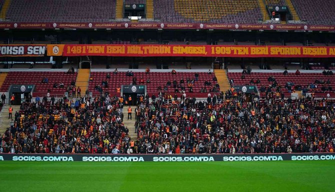 Galatasaray, Beşiktaş Derbisi Son İdmanını Taraftara Açık Yaptı
