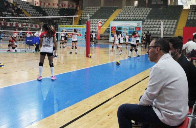 Bakan Kasapoğlu, ‘Yarının Sultanları’ Projesi İçin Muğla’da