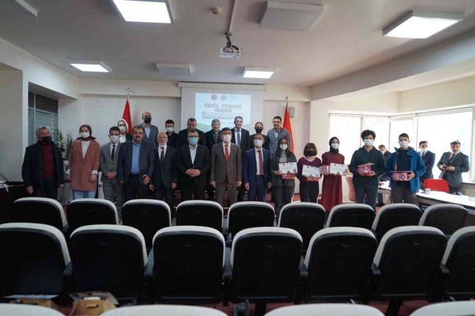 Tarihe Işık Tutan Yarışmada Dereceye Girenlere Ödülleri Verildi